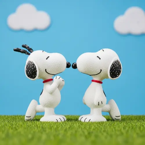 Cute Snoopy PFP Ideas: Aesthetic, Christmas, Halloween, Pink Profile Pictures